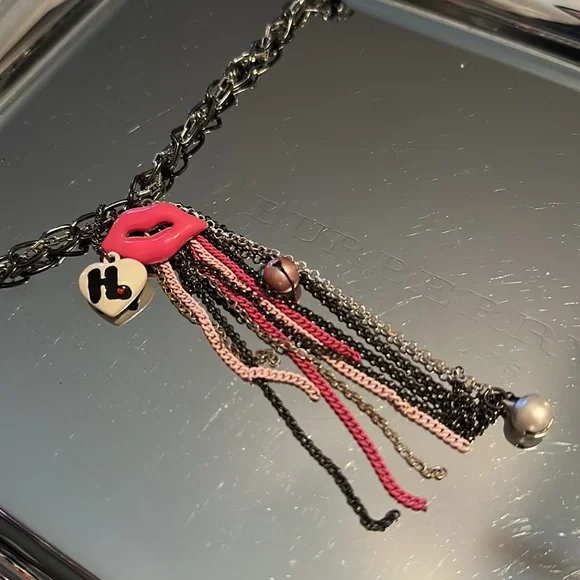 Harajuku Lovers Necklace - Picture 8 of 11